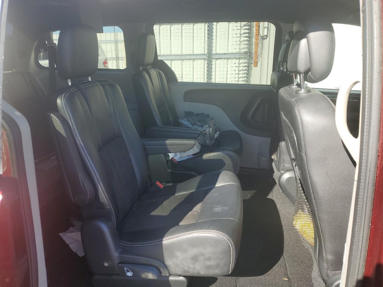 2019 Dodge Caravan - Image 11