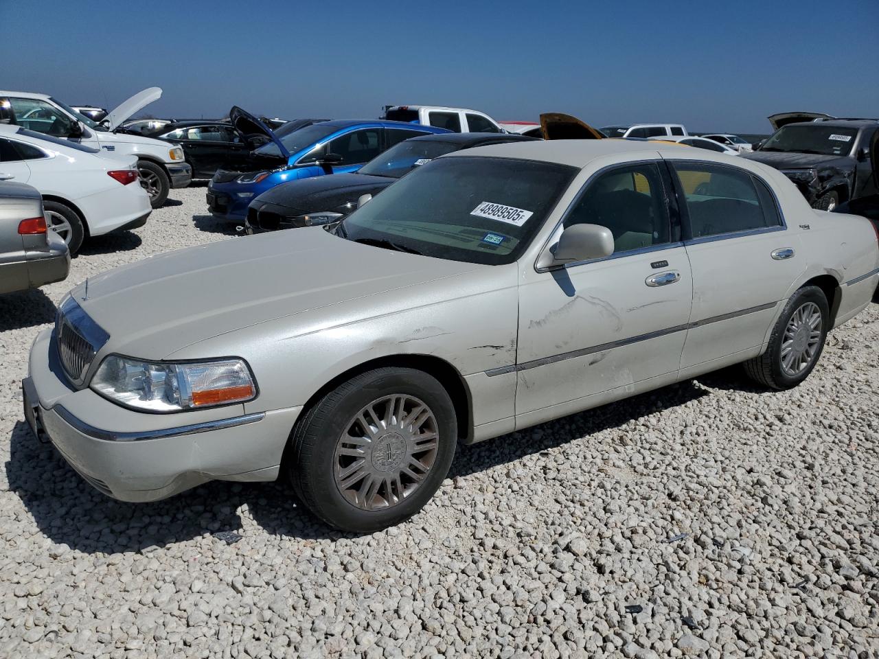 2007 Lincoln Town Car - Image 1
