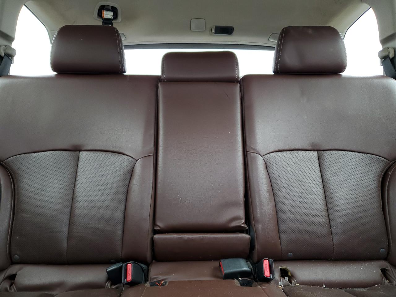2014 Subaru Outback - Image 10