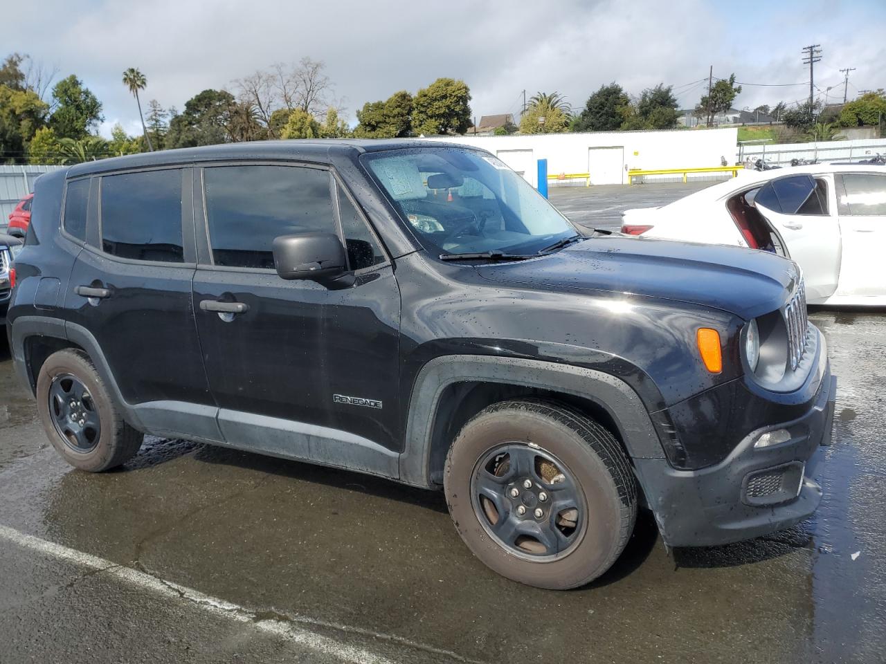 2017 Jeep Renegade - Image 4