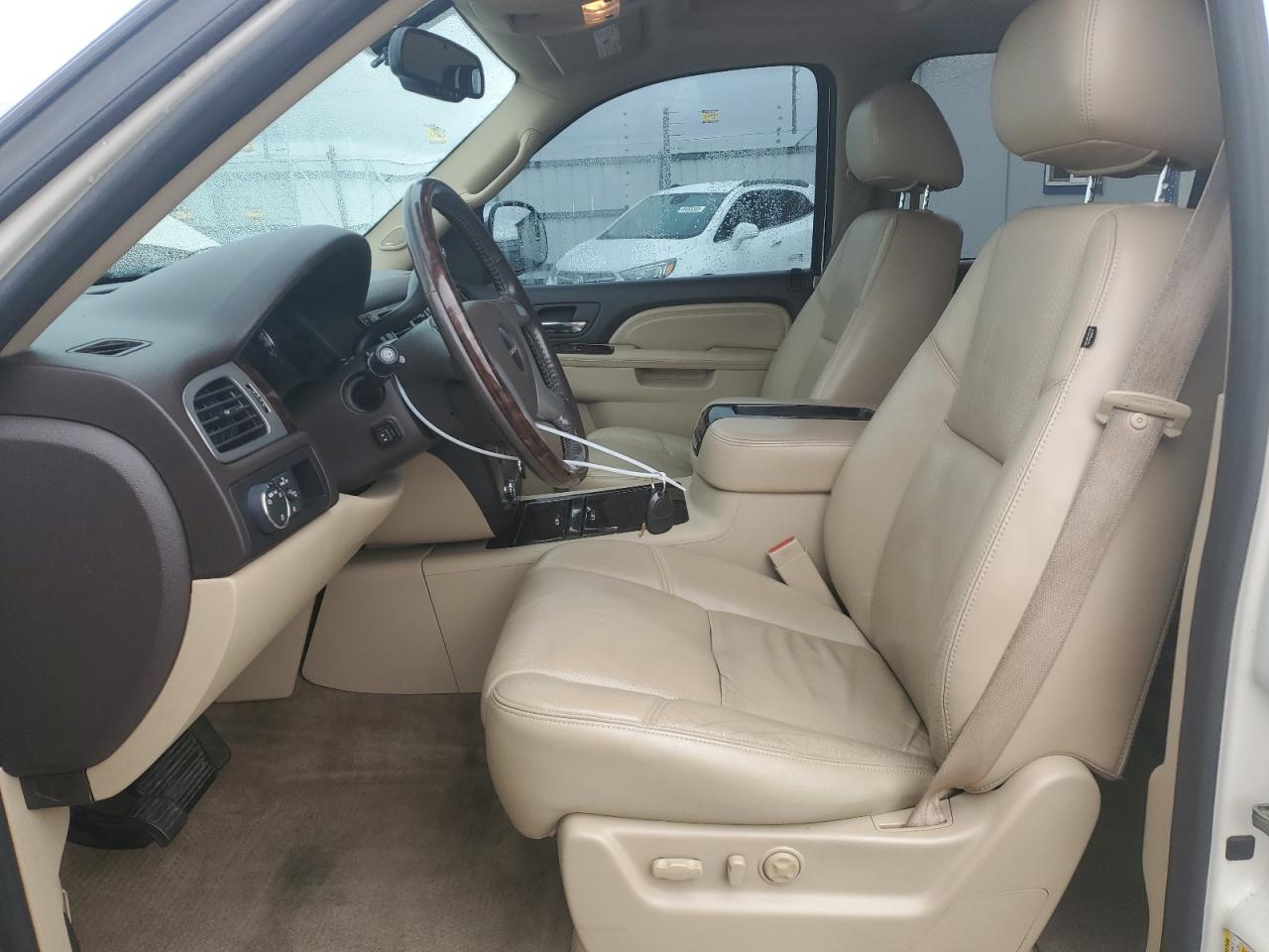 2010 GMC Yukon - Image 7