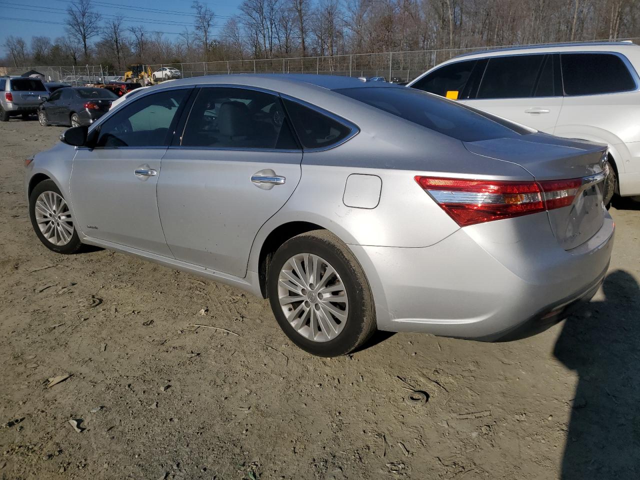 2013 Toyota Avalon - Image 2