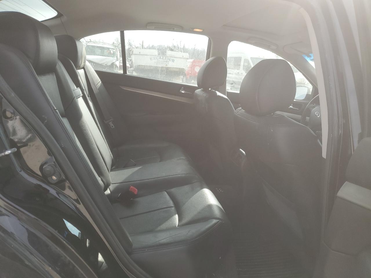 2013 Infiniti G - Image 10