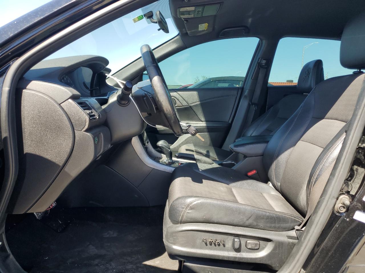 1HGCR2F54HA181323 HONDA ACCORD 2017