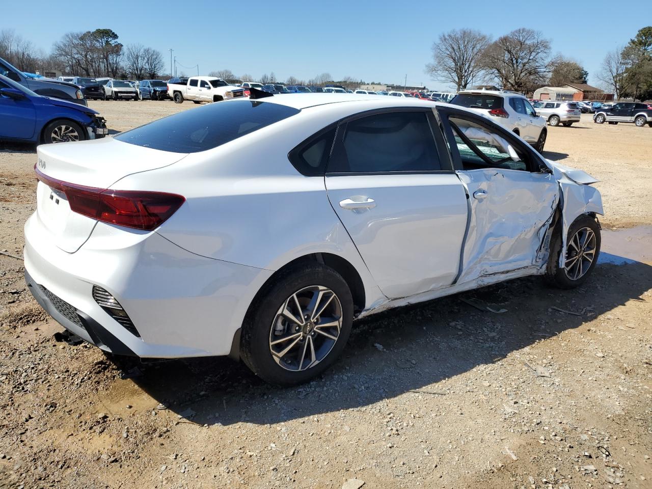 2024 Kia Forte - Image 3