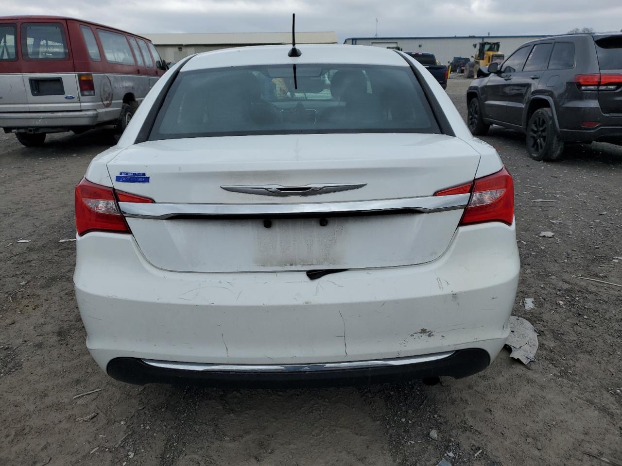 2014 Chrysler 200 - Image 6
