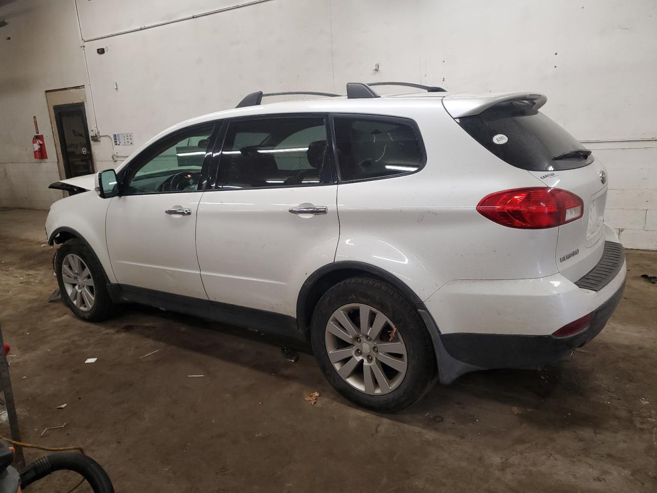 2009 Subaru Tribeca - Image 2