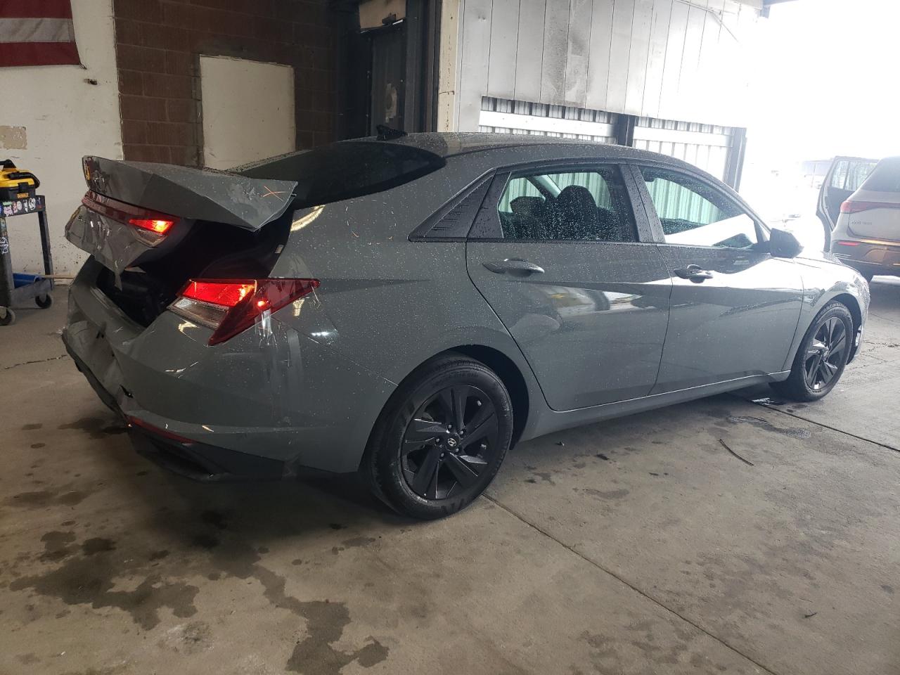 2022 Hyundai Elantra - Image 3