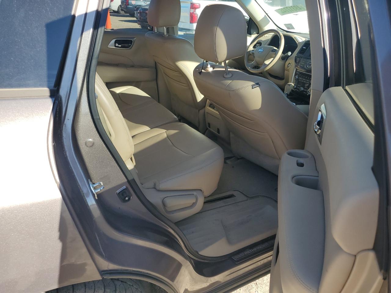 2013 Nissan Pathfinder - Image 11