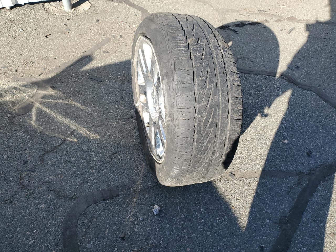 2010 Dodge Nitro - Image 13