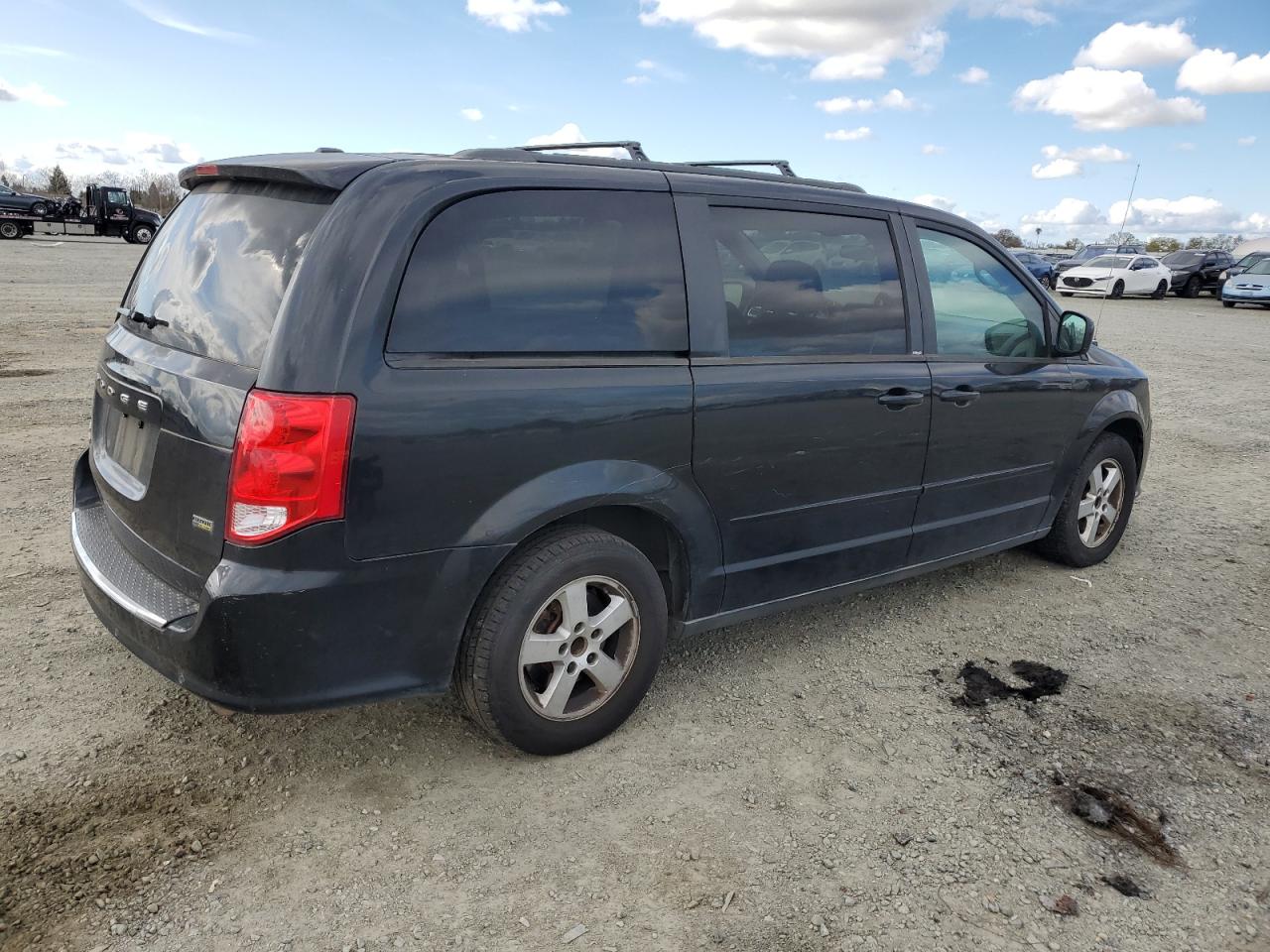 2013 Dodge Caravan - Image 3