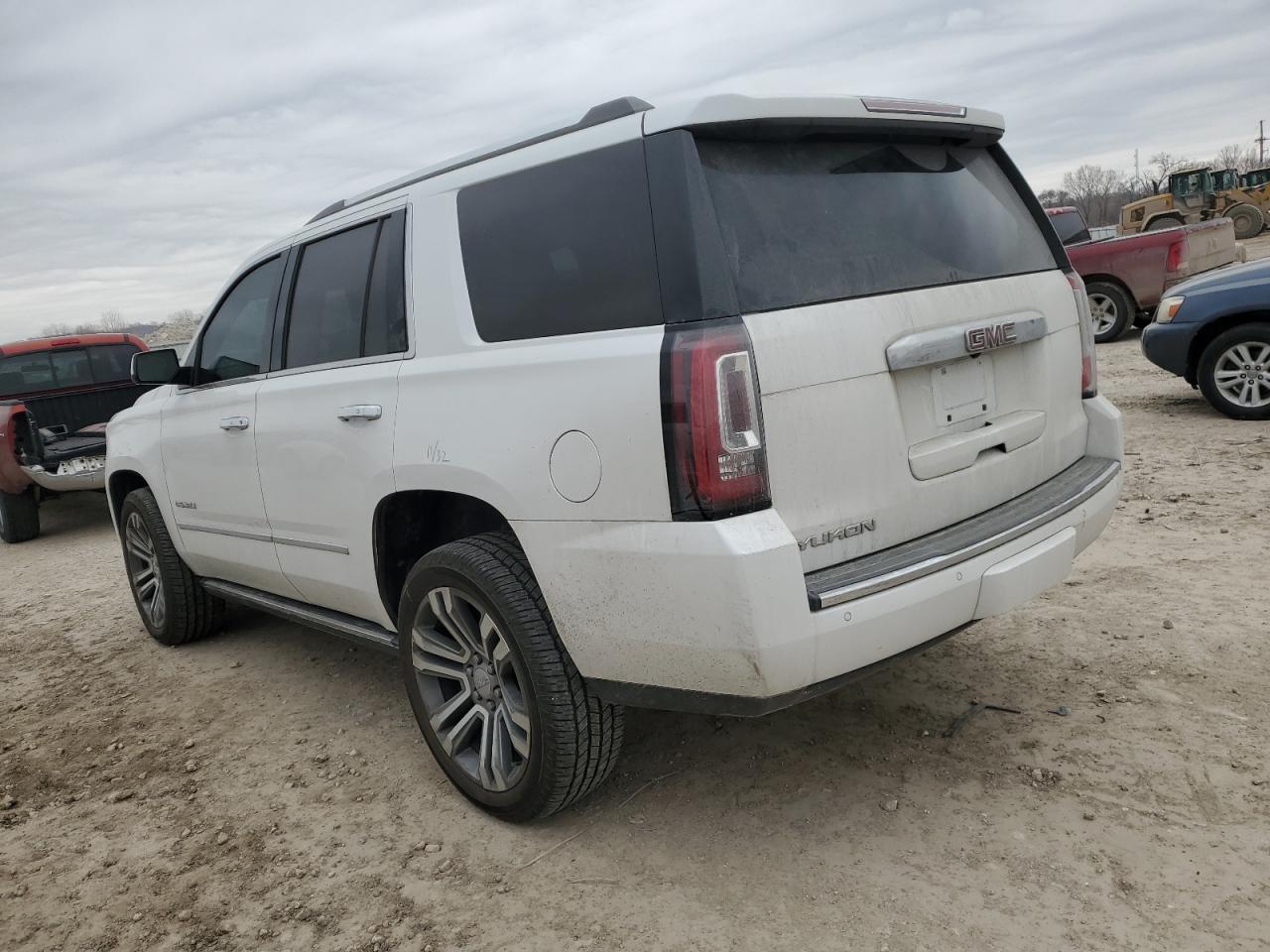 2018 GMC Yukon - Image 2
