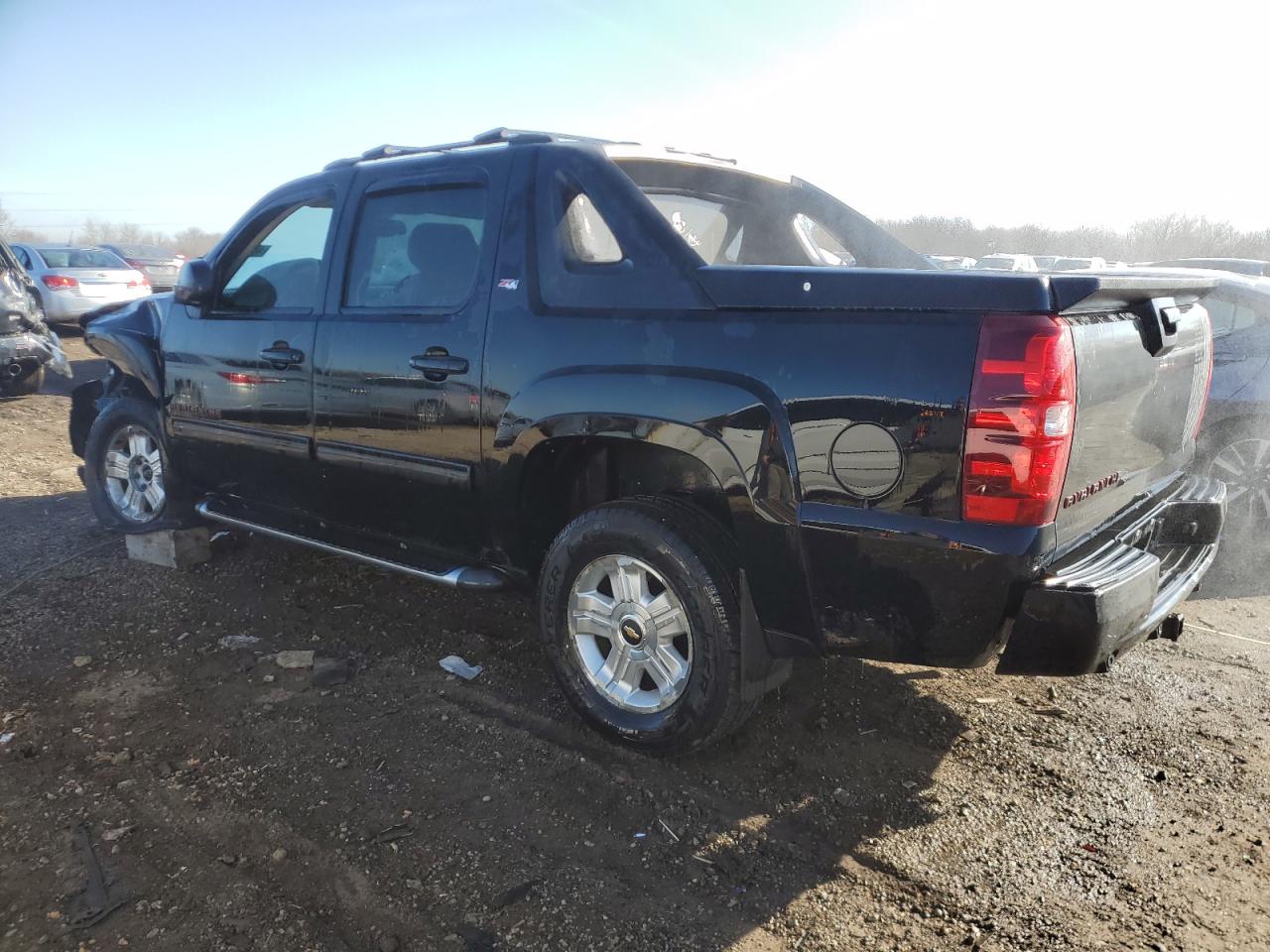 2011 Chevrolet Avalanche - Image 2