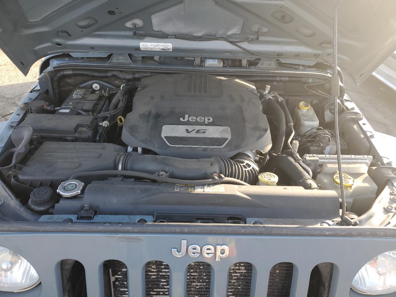 2015 Jeep Wrangler - Image 13