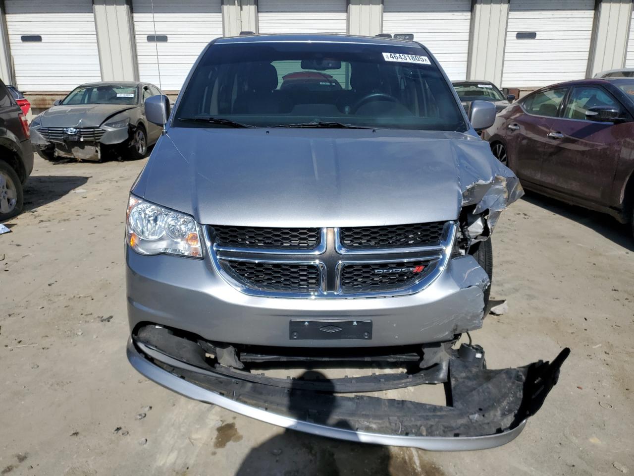 2017 Dodge Caravan - Image 5
