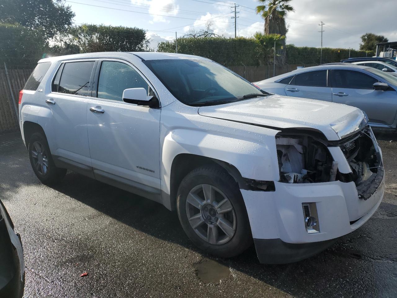 2010 GMC Terrain - Image 4