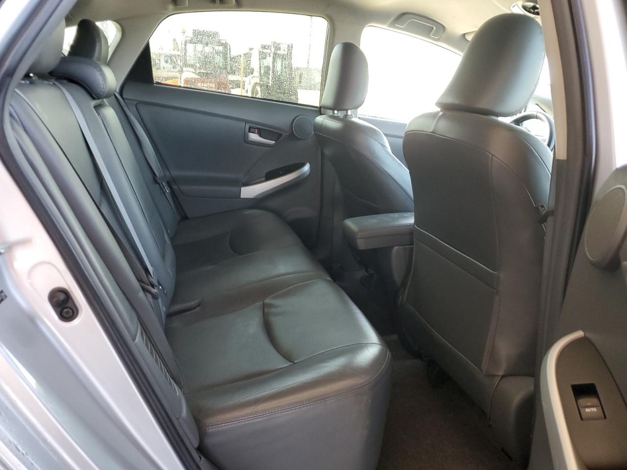 2011 Toyota Prius - Image 11