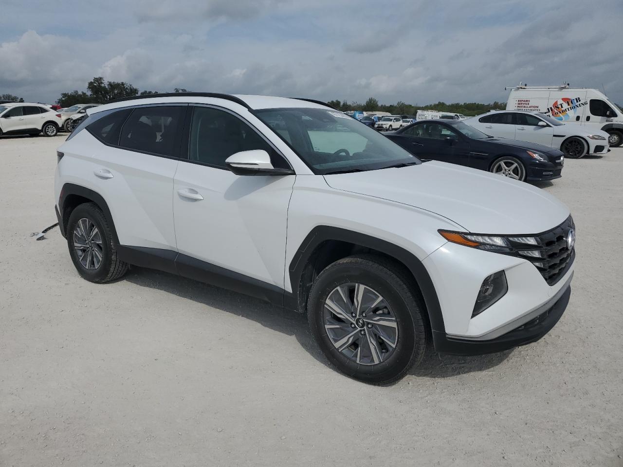 2023 Hyundai Tucson - Image 4