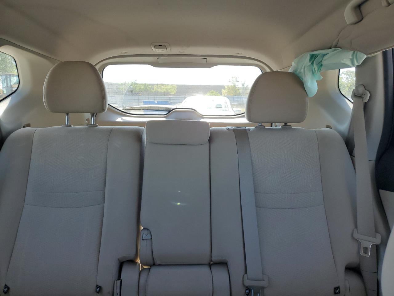 2015 Nissan Rogue - Image 10