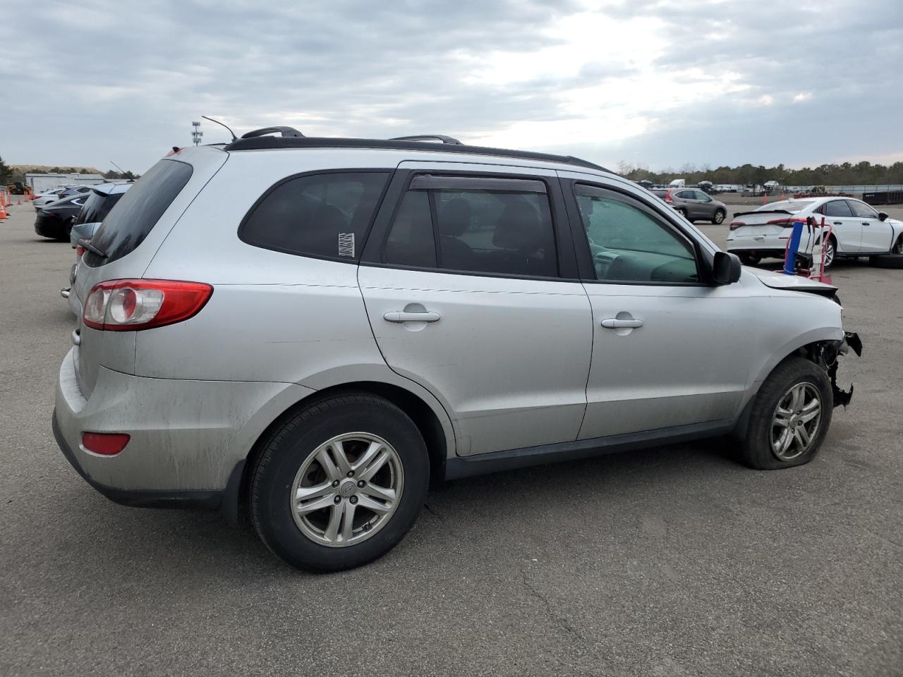 2012 Hyundai Santa Fe - Image 3