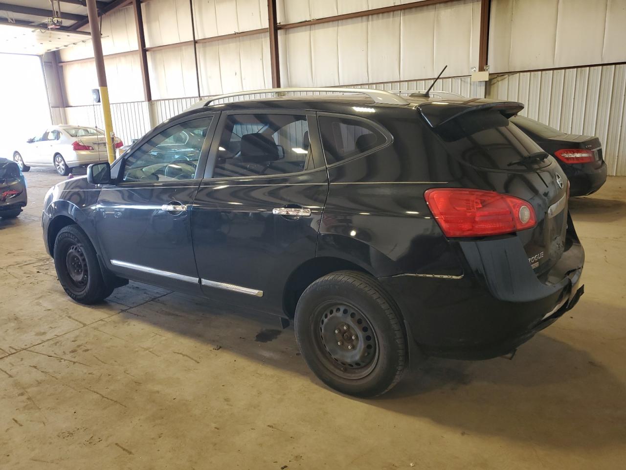 2015 Nissan Rogue - Image 2