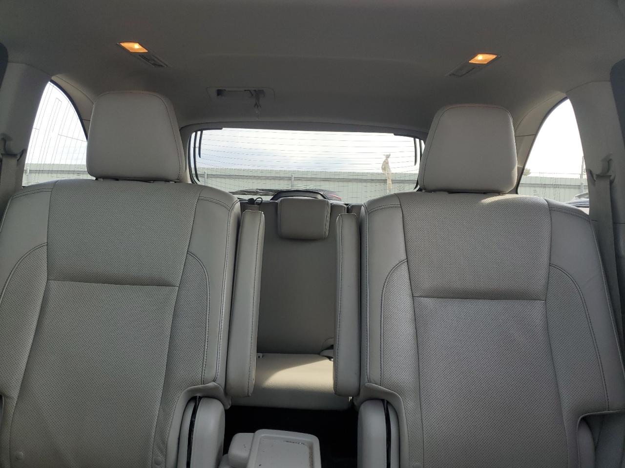 2014 Toyota Highlander - Image 10