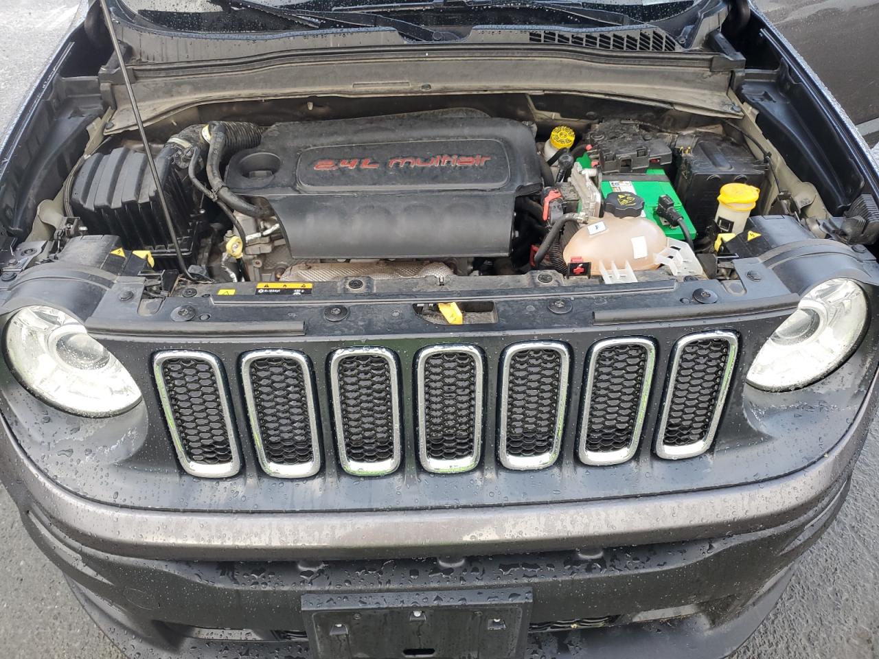 2017 Jeep Renegade - Image 12