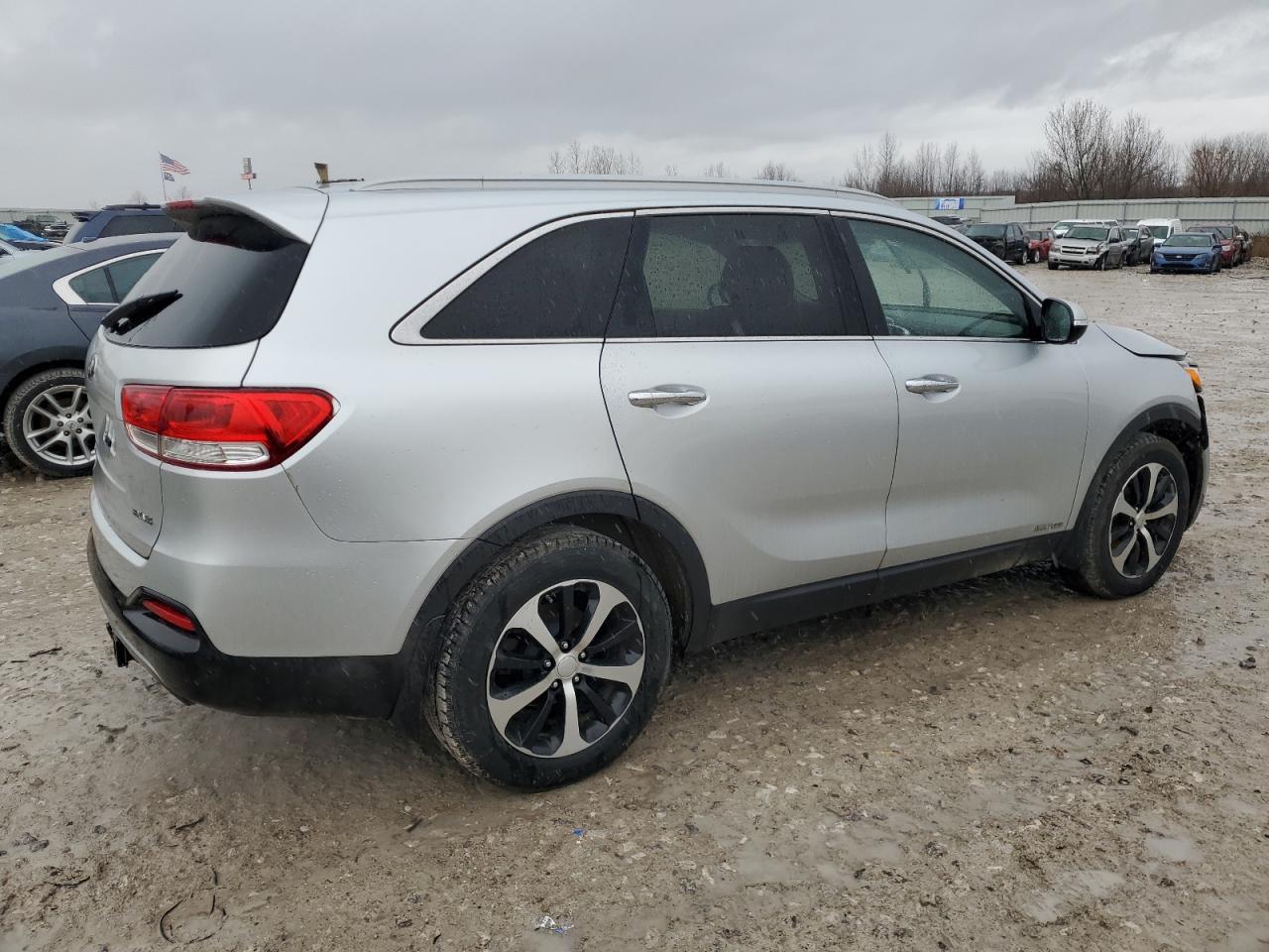 2016 Kia Sorento - Image 3