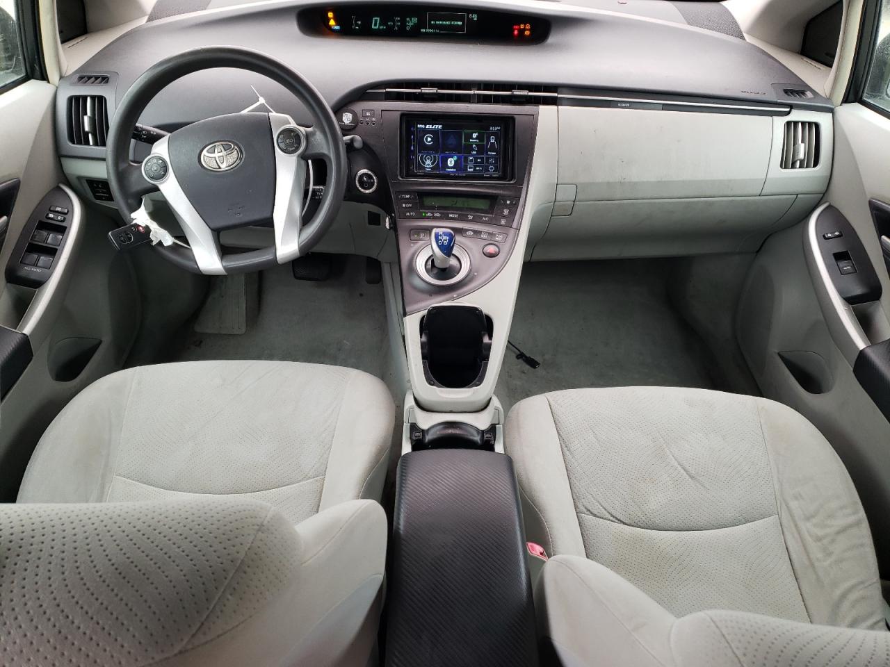 2011 Toyota Prius - Image 8