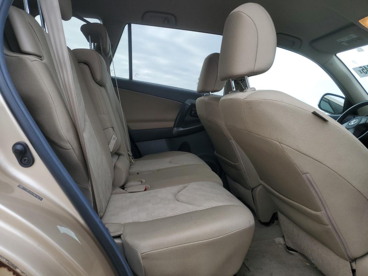 2010 Toyota RAV 4 - Image 11