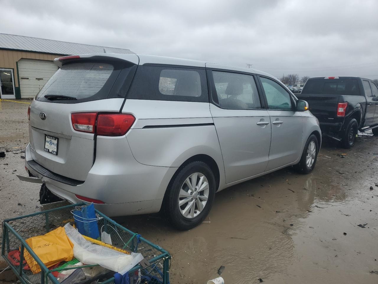 2017 Kia Sedona - Image 3
