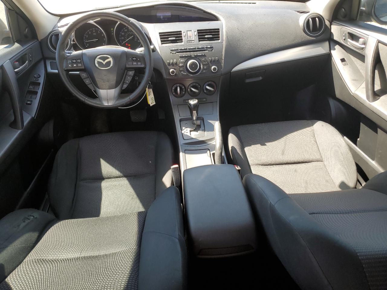 2012 Mazda 3 - Image 8