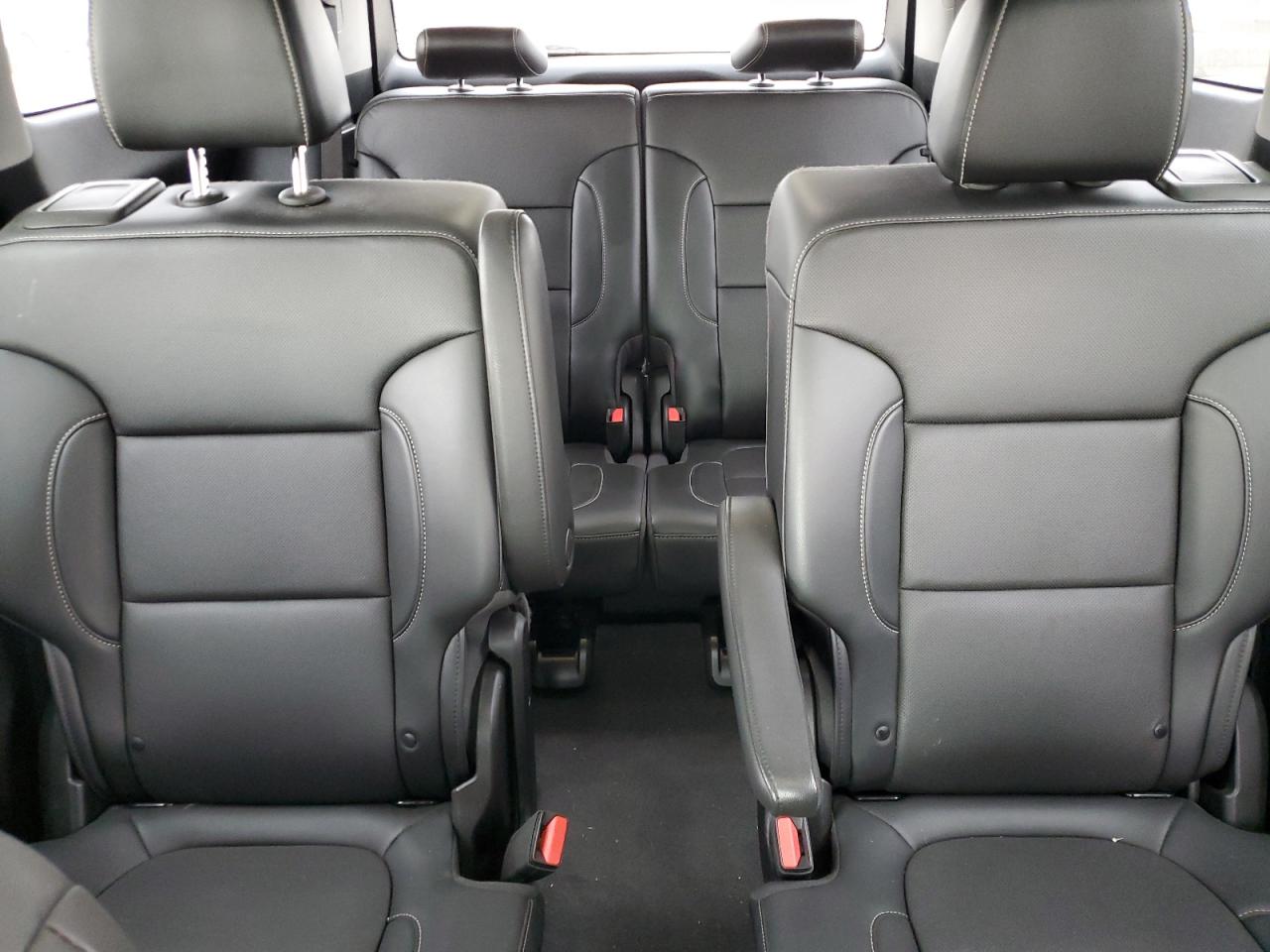 2021 GMC Acadia - Image 10