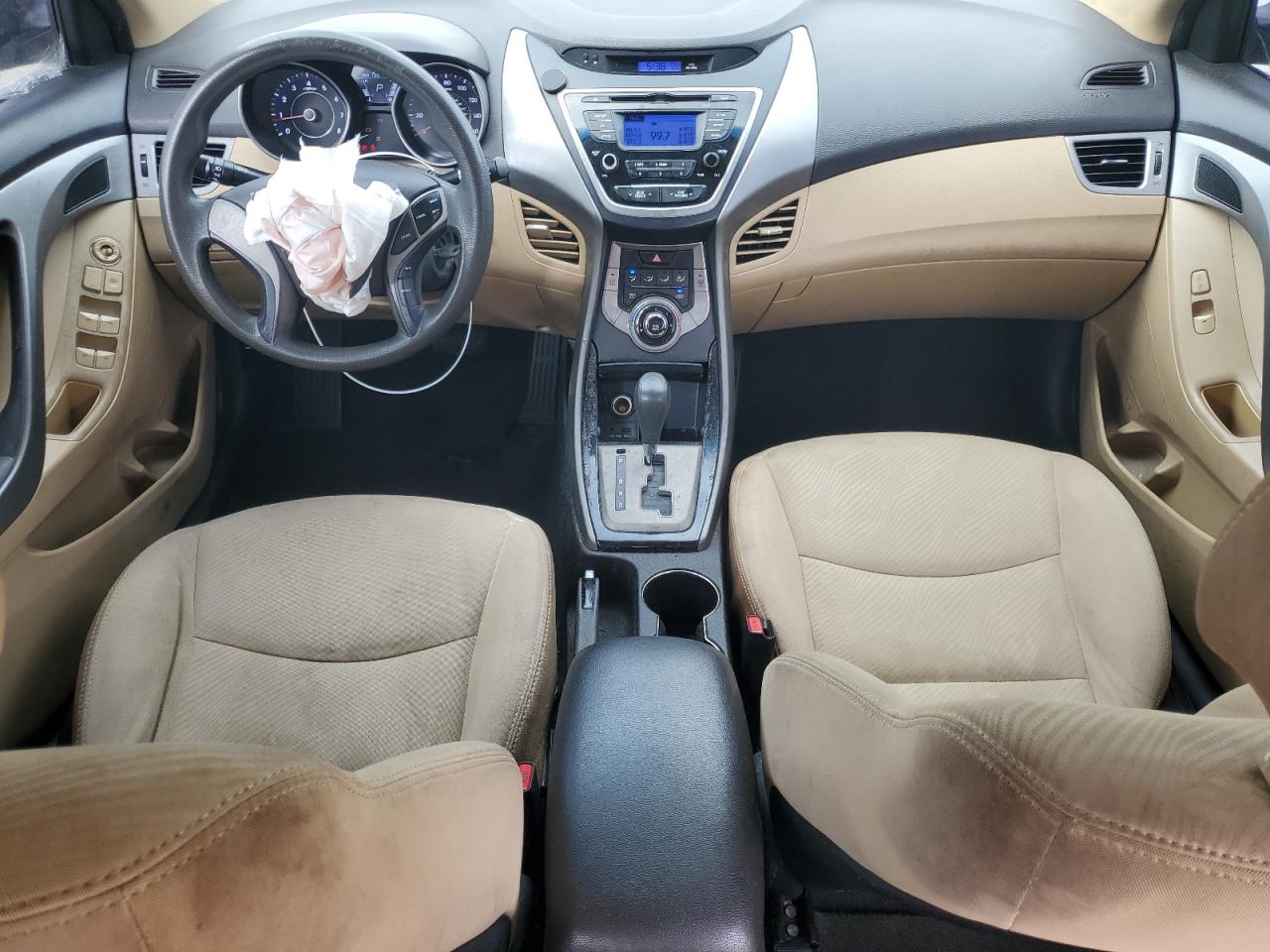 2013 Hyundai Elantra - Image 8