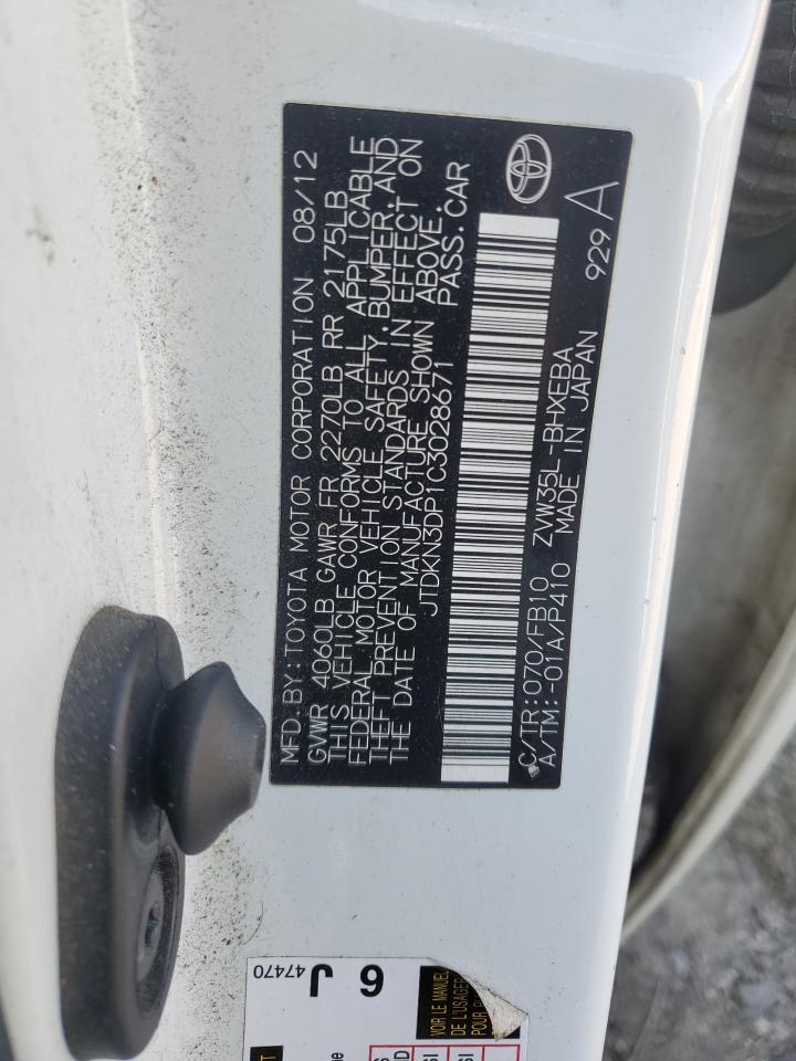 2012 Toyota Prius - Image 13