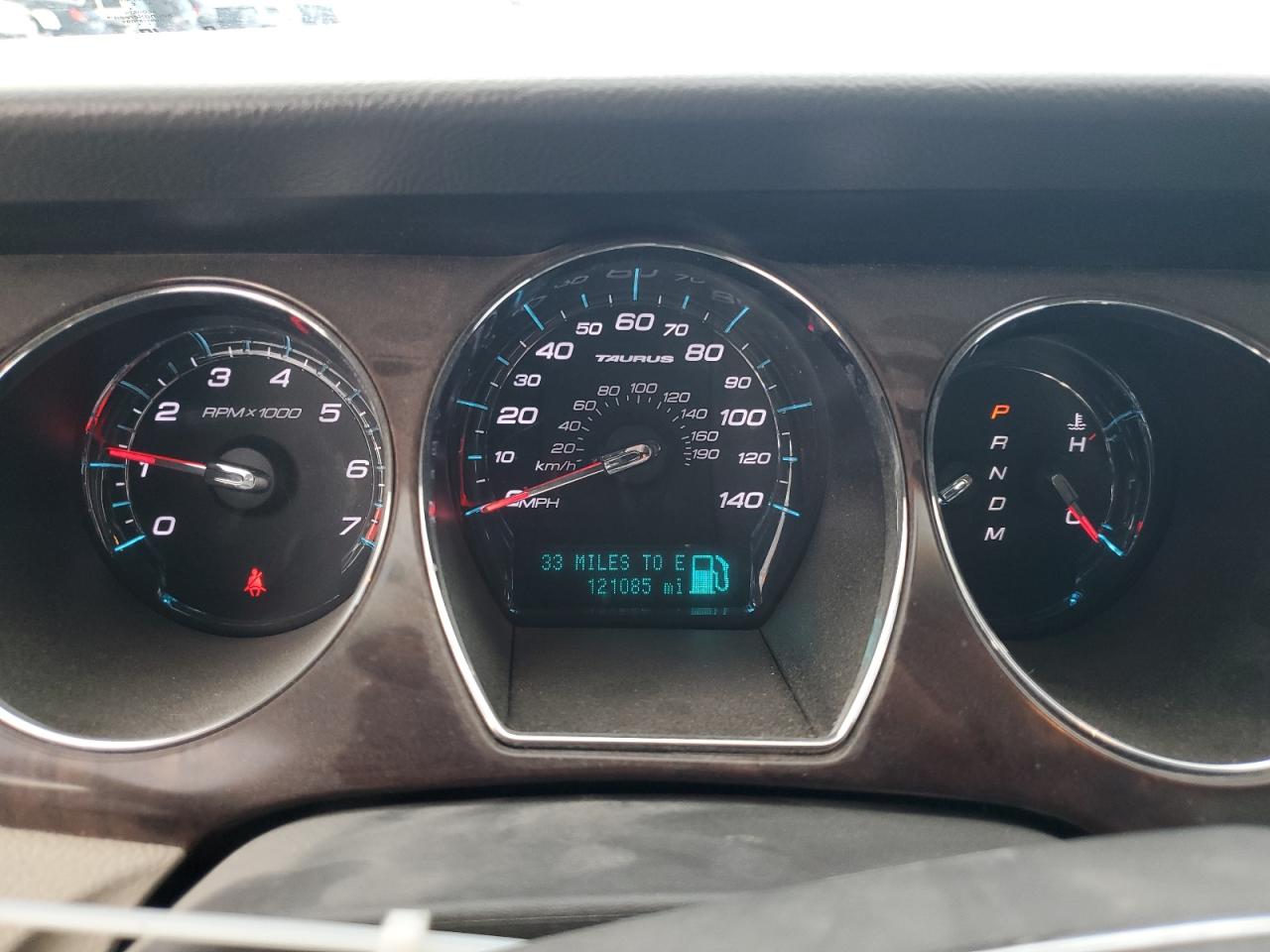 2011 Ford Taurus - Image 9