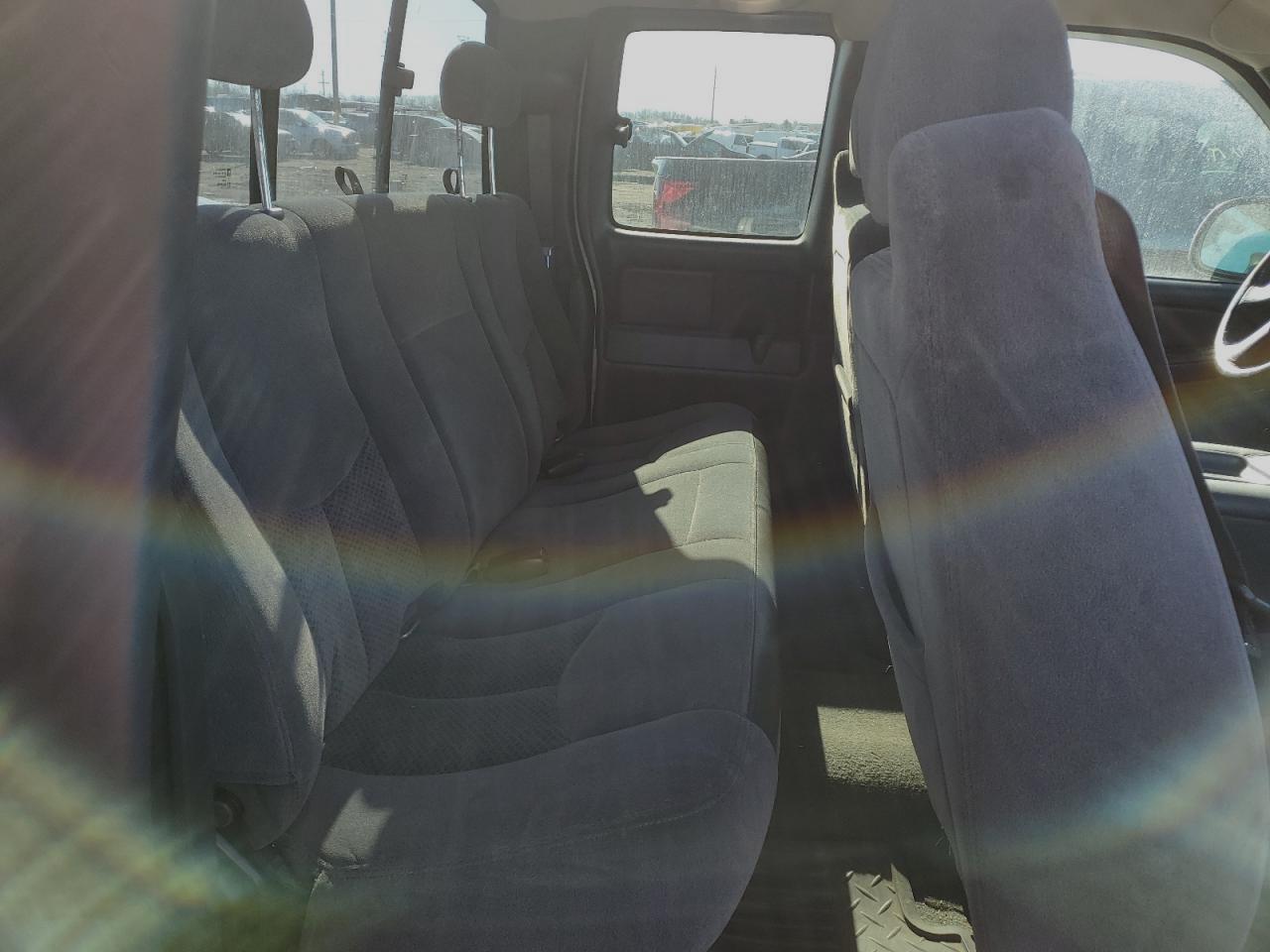 2005 Chevrolet Silverado - Image 10