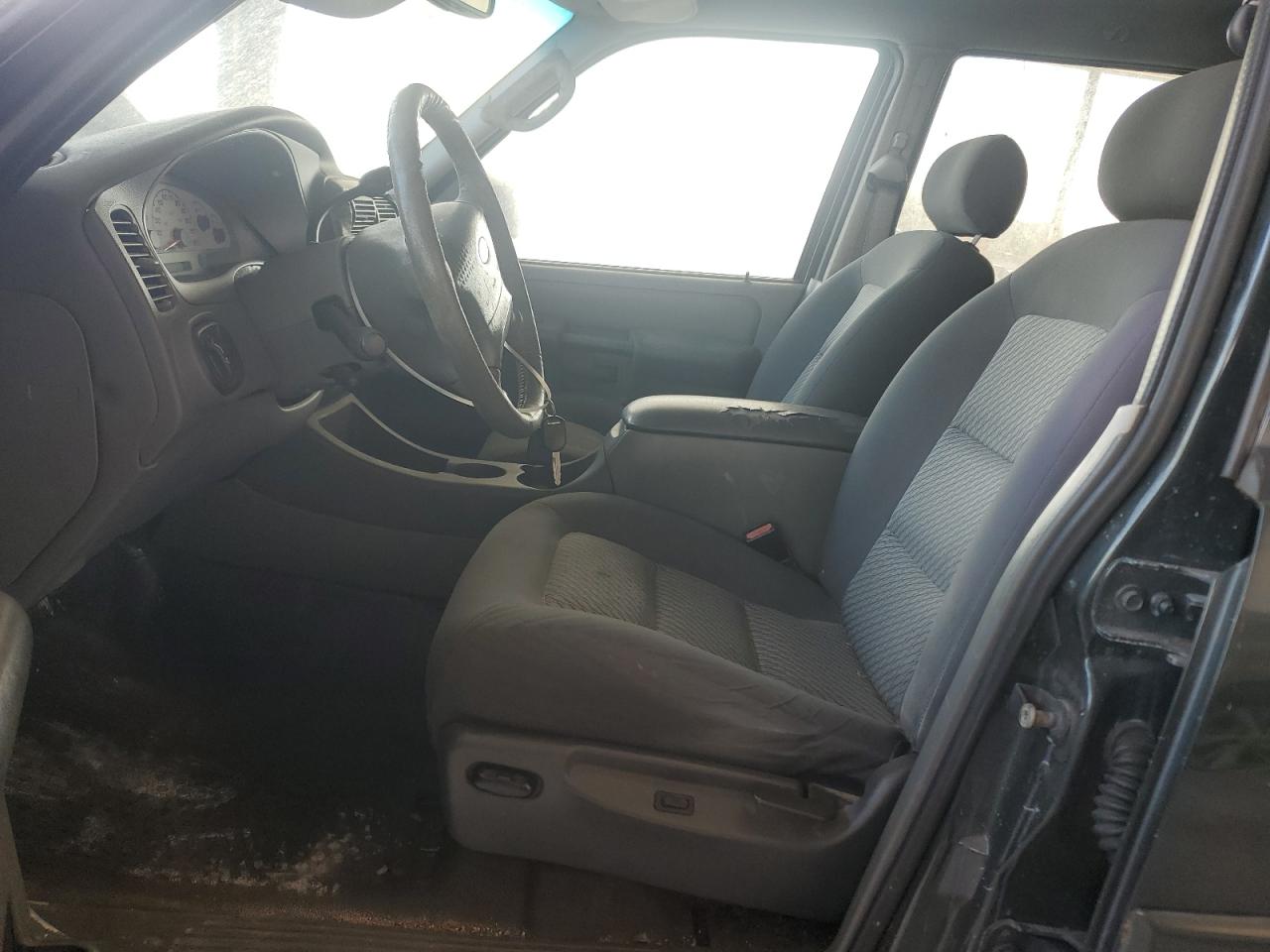 2004 Ford Explorer - Image 7