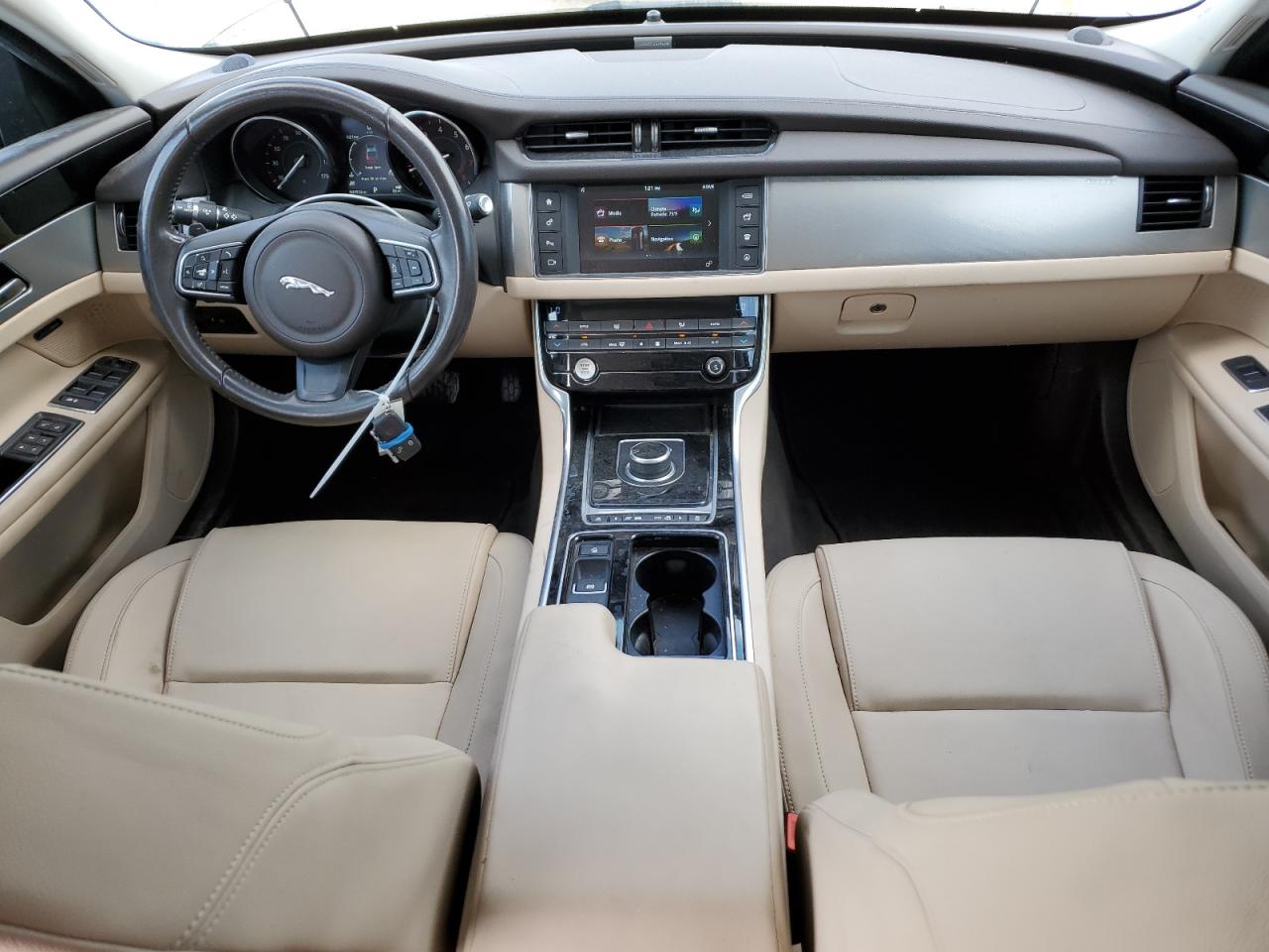 2017 Jaguar XF - Image 8