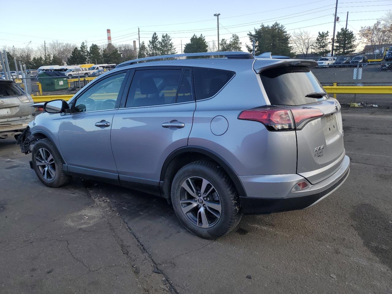 2018 Toyota RAV 4 - Image 2