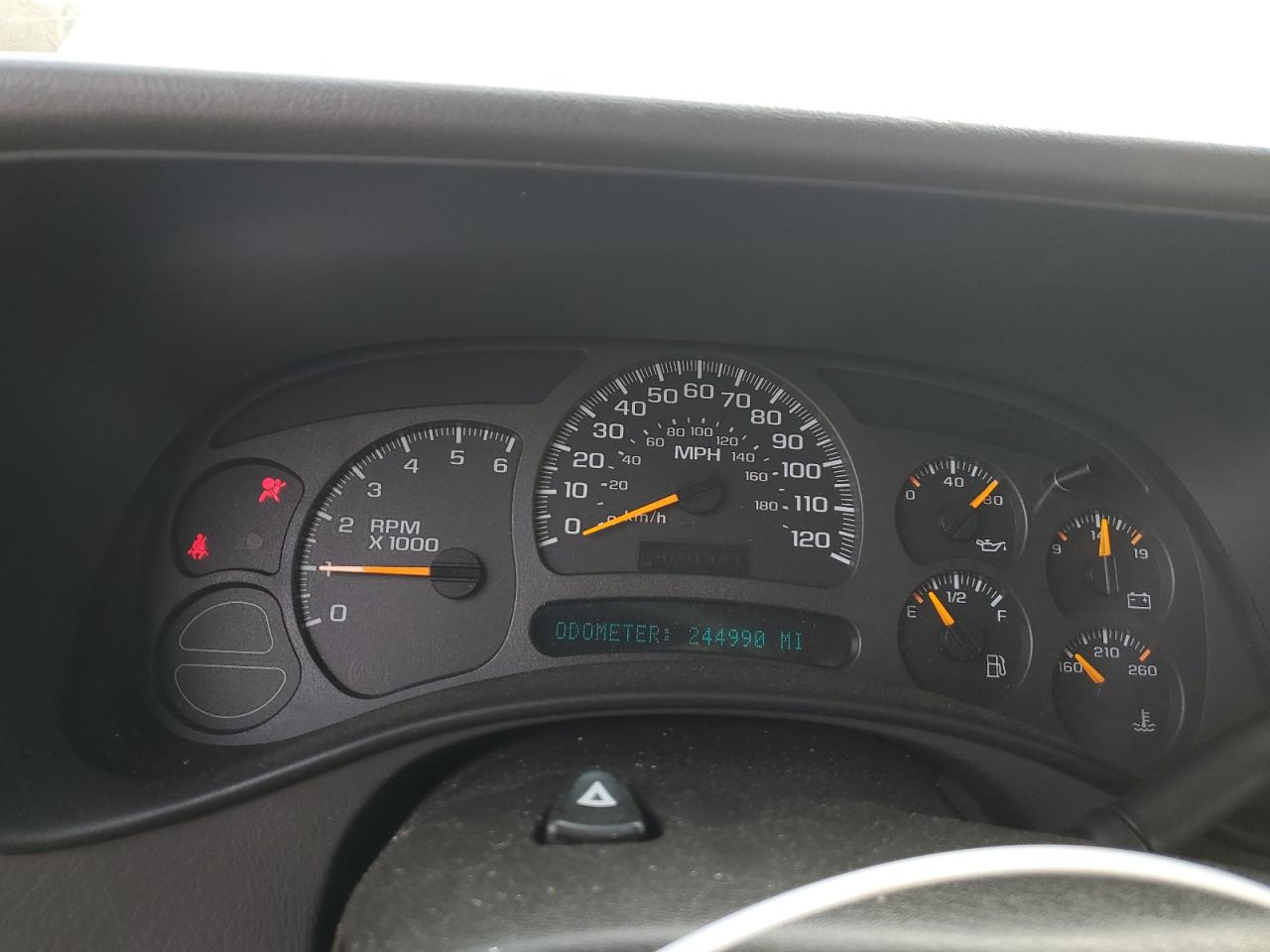 2003 Chevrolet Suburban - Image 9