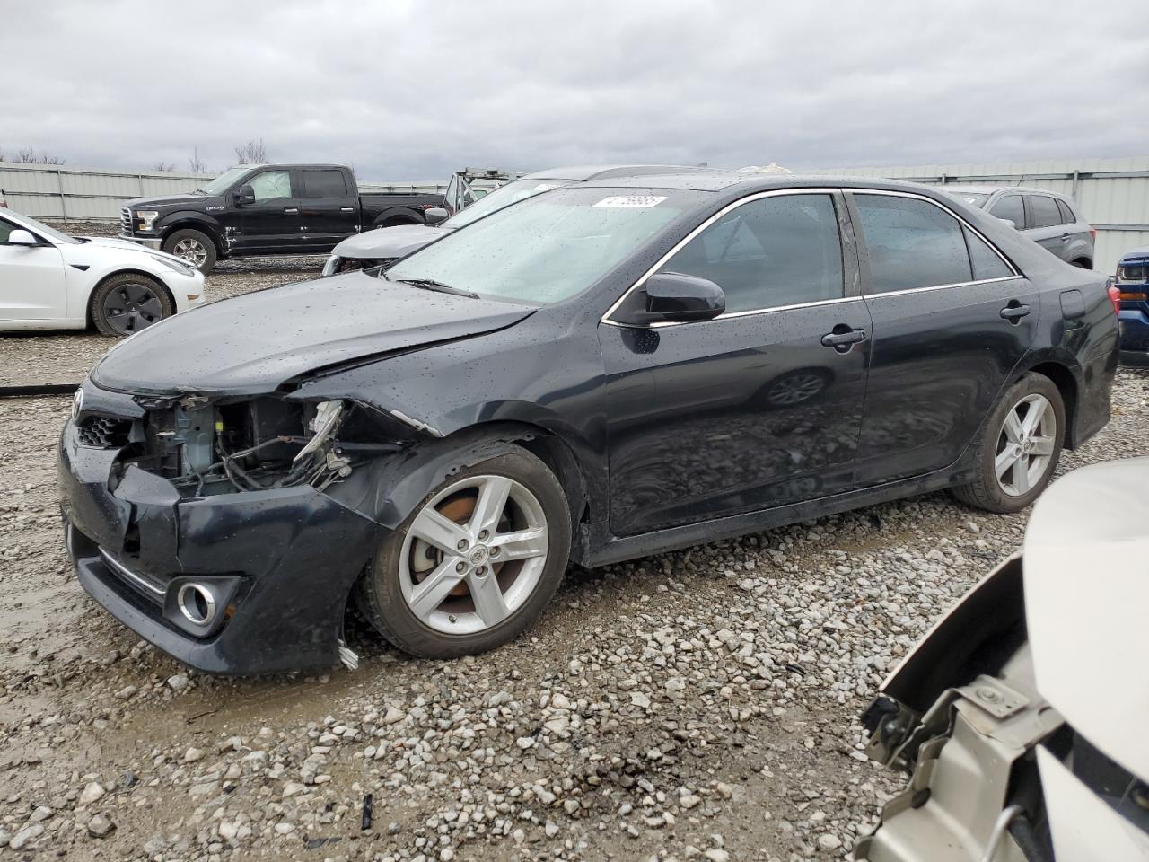 2013 Toyota Camry L იყიდება Earlington-ში, KY - Front End