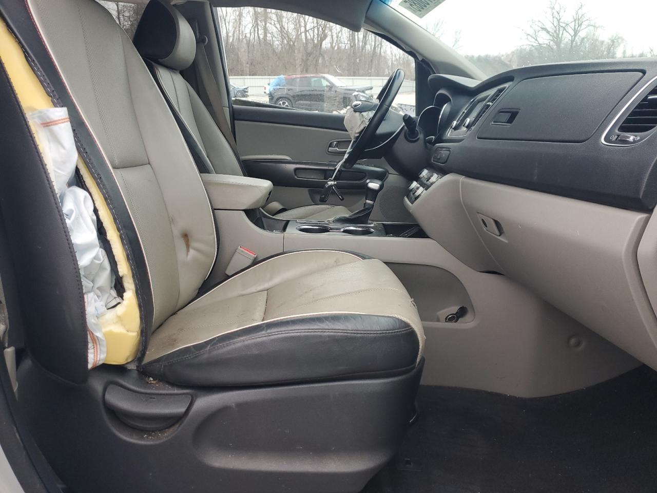 2020 Kia Sedona - Image 7