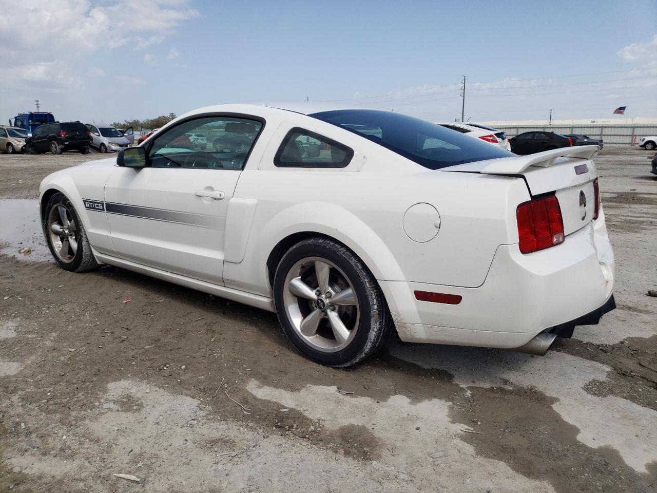 2009 Ford Mustang - Image 2