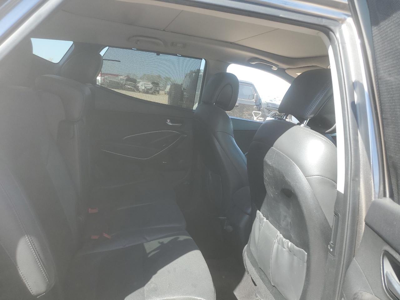 2018 Hyundai Santa Fe - Image 11