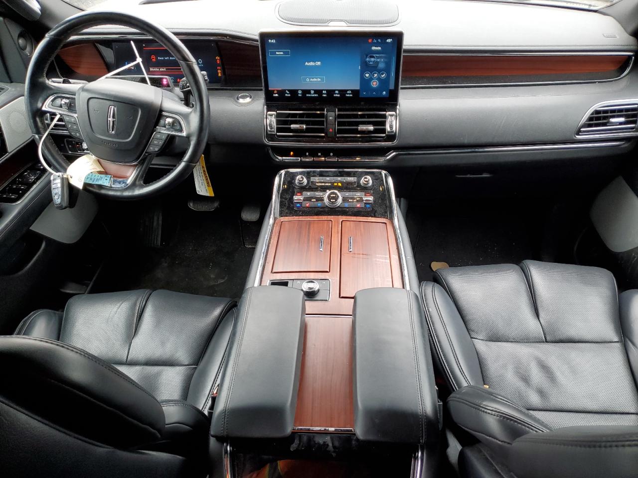 2022 Lincoln Navigator - Image 8