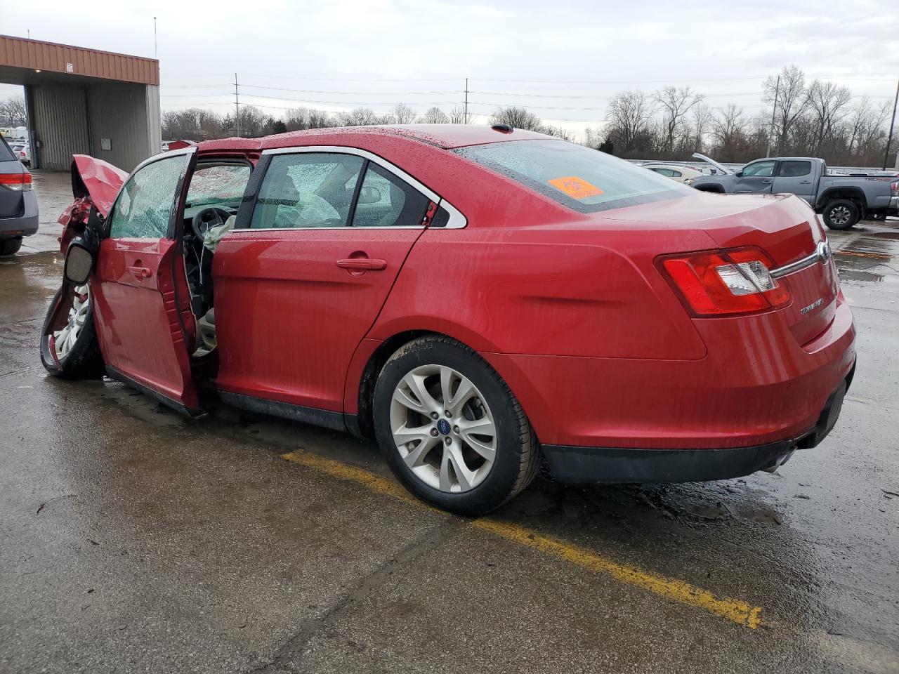 2011 Ford Taurus - Image 2