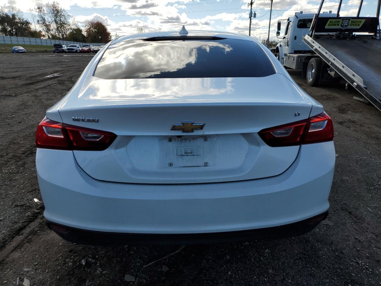 1G1ZE5ST9GF355617 CHEVROLET MALIBU 2016