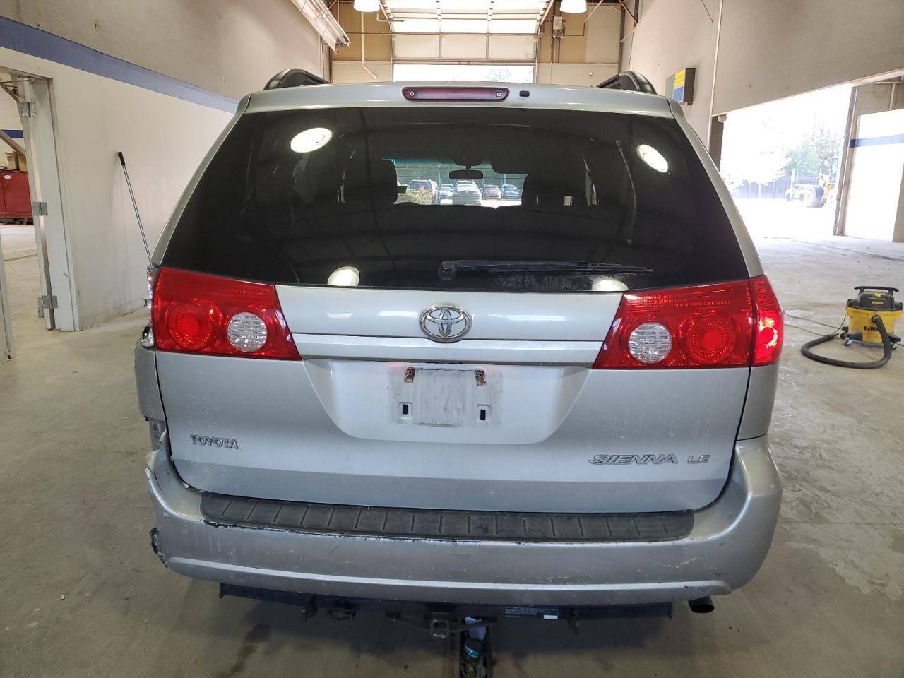 2008 Toyota Sienna - Image 6