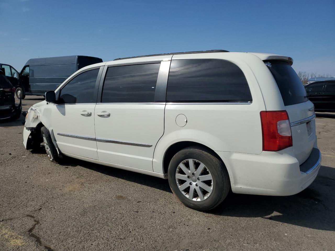 2011 Chrysler Town & Country - Image 2